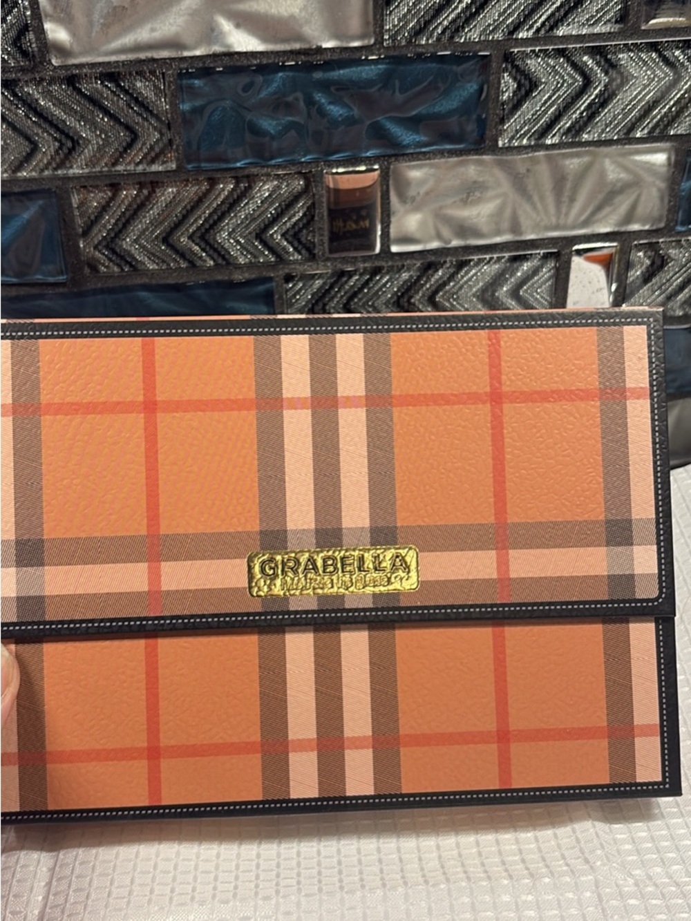 Abella Women Lip Balm & Gloss - Tan Plaid
